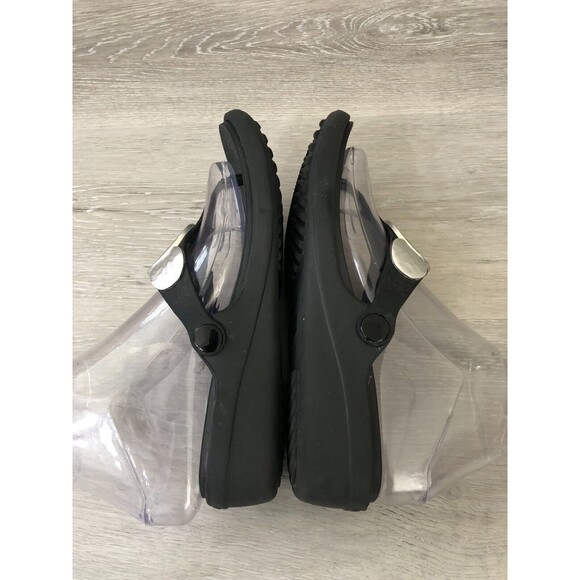 Crocs Sanrah Hammered Circle Women's US 7 Black Rubber Slip-On Flip Flop Sandal - Picture 3 of 6